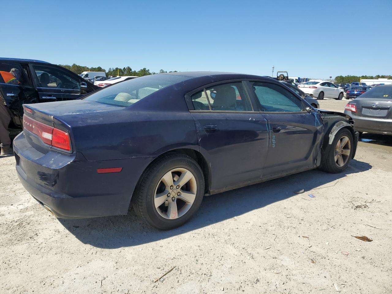 2013 DODGE CHARGER SE - Фото 3