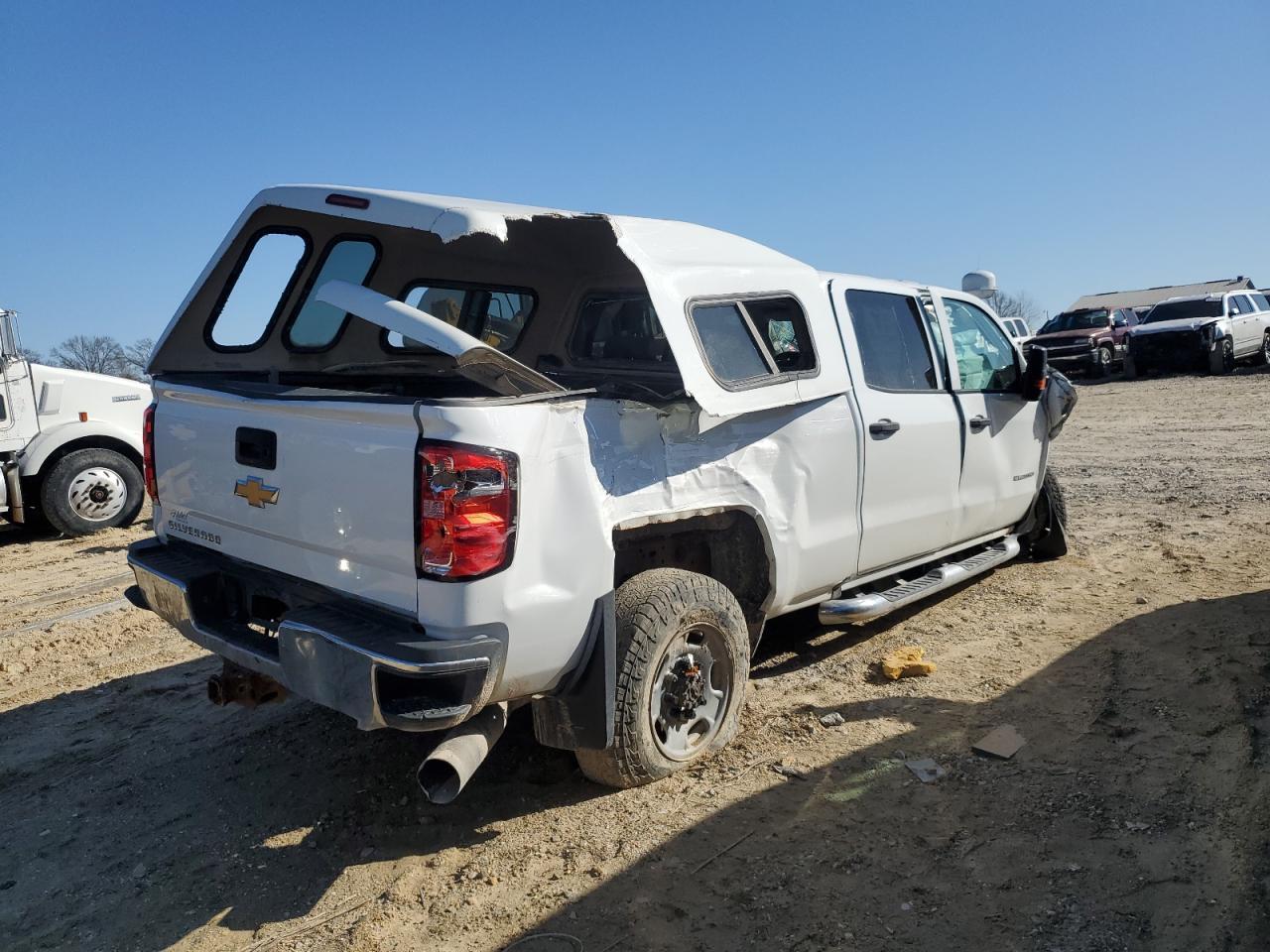 2017 CHEVROLET SILVERADO - Image 3