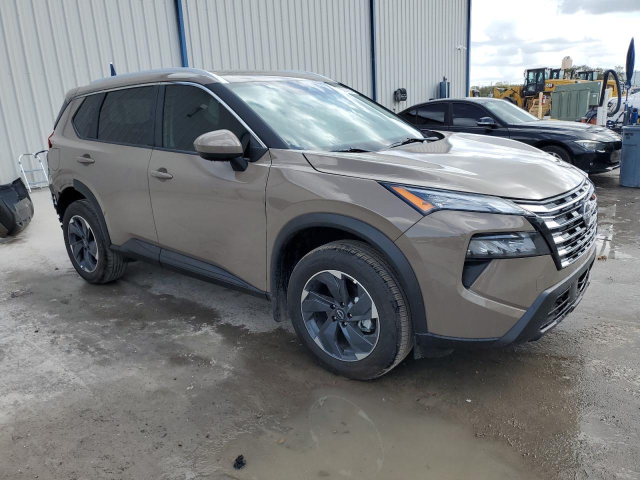 2024 NISSAN ROGUE SV - Image 4