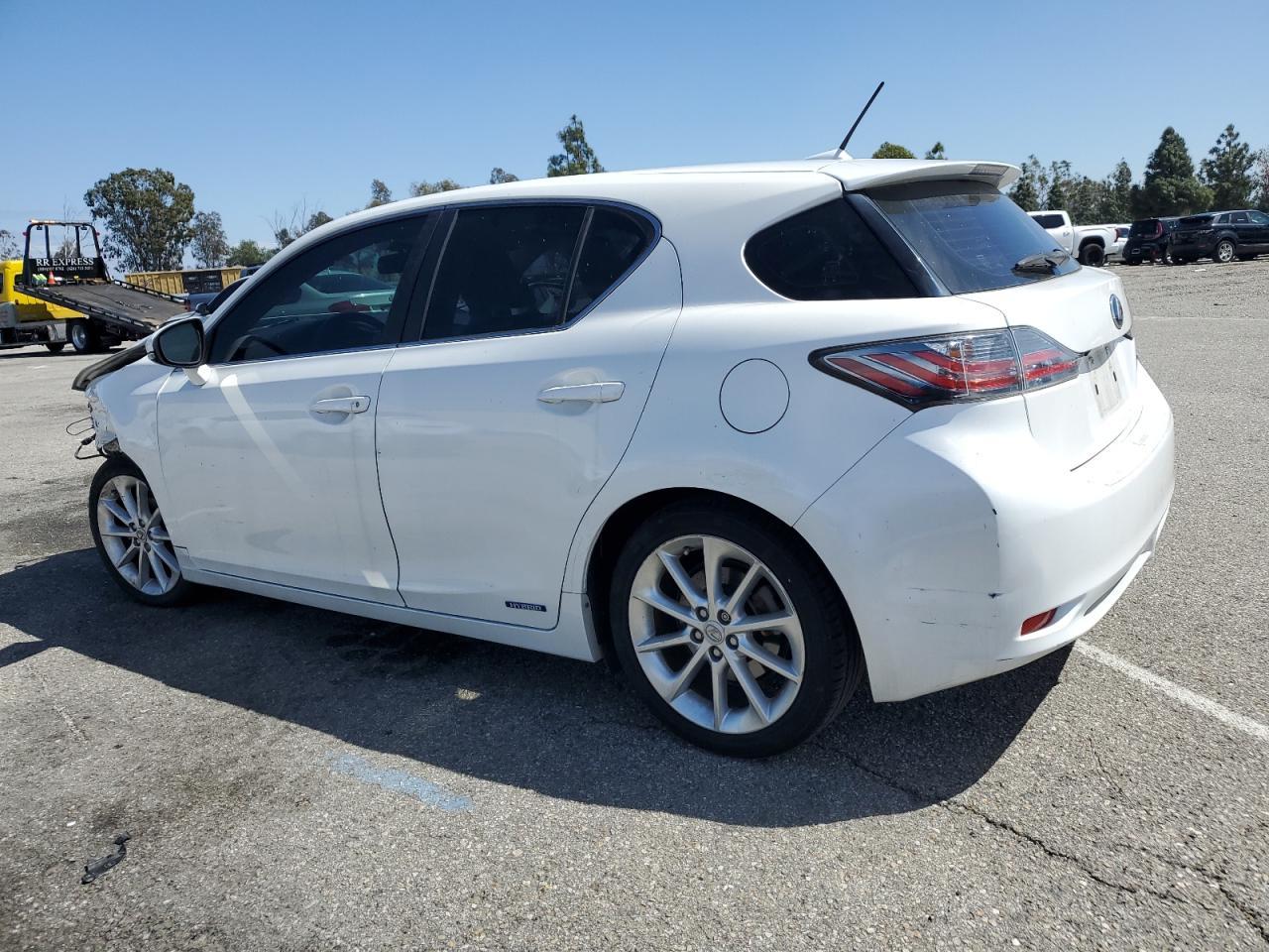 2011 LEXUS CT 200 - Фото 2