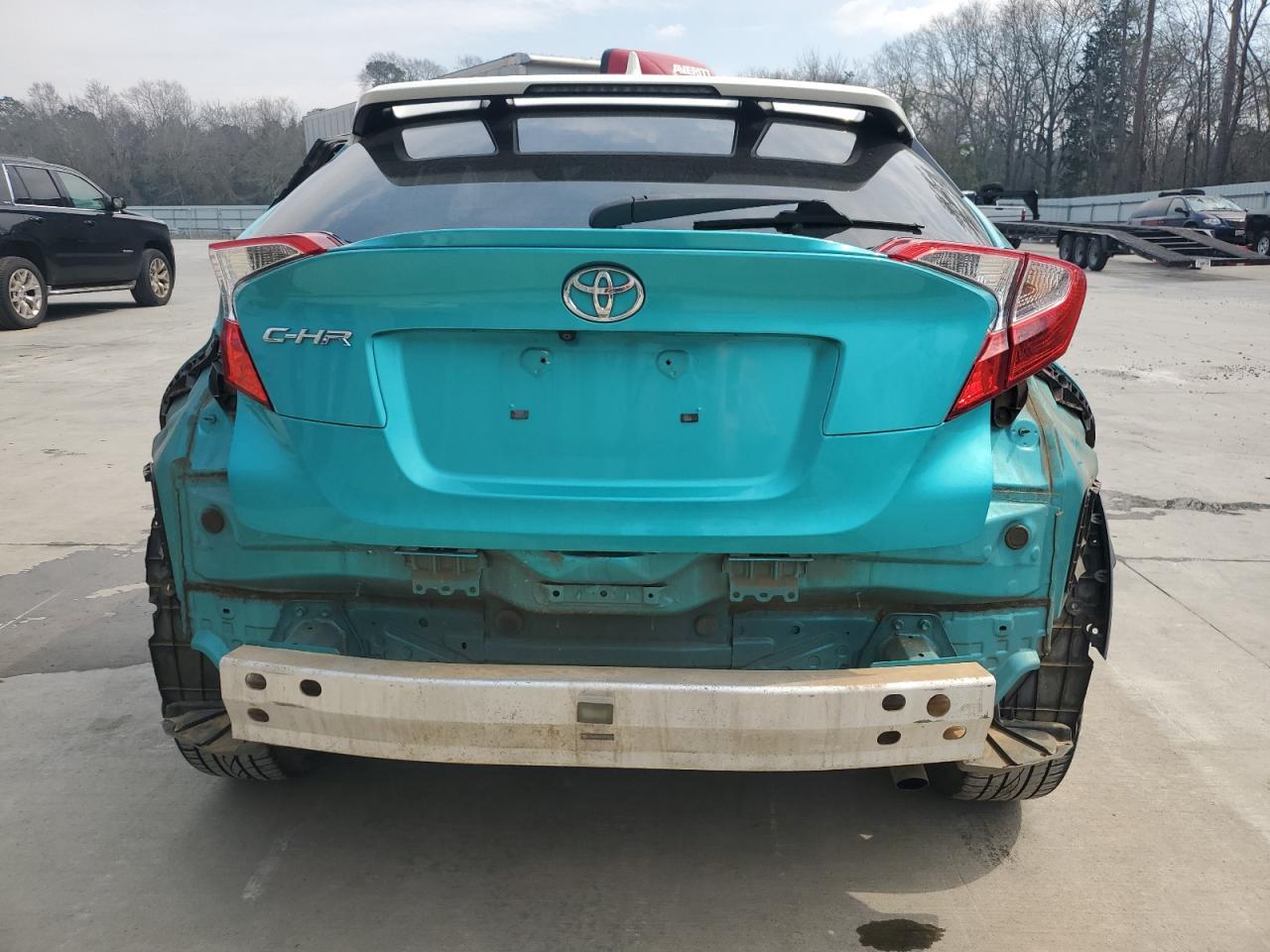 2018 TOYOTA C-HR XLE - Фото 6