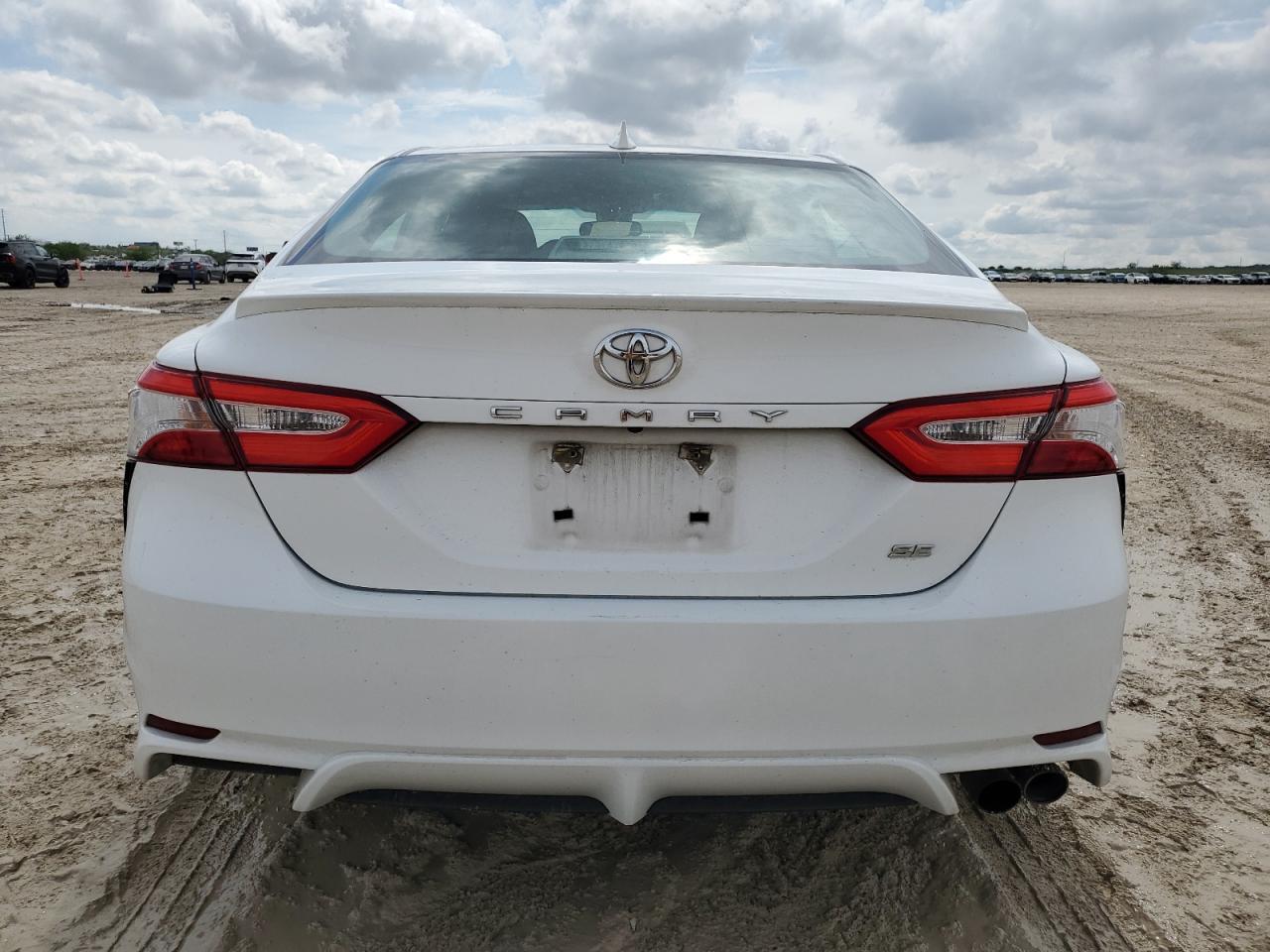 2020 TOYOTA CAMRY SE - Image 6