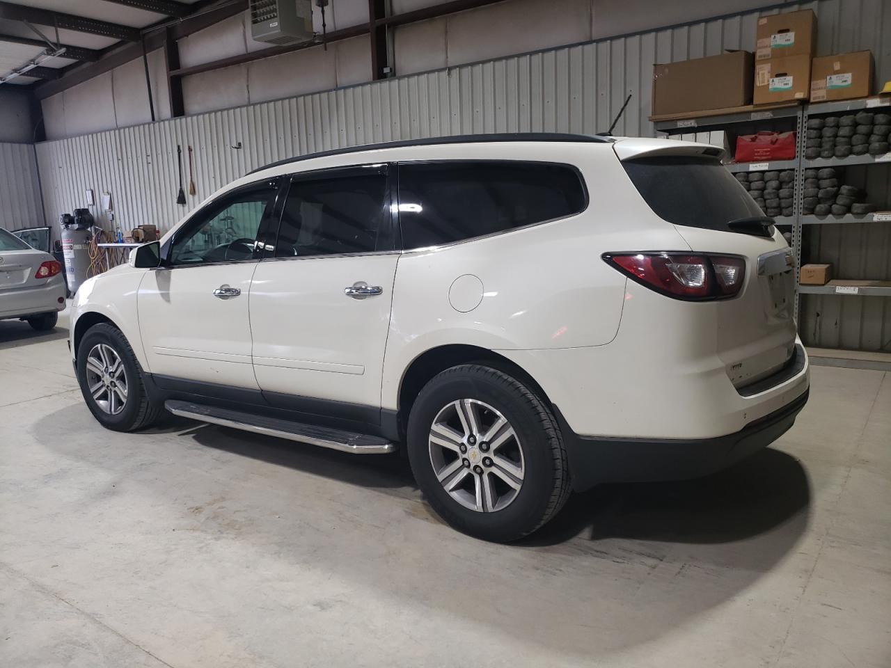 2015 CHEVROLET TRAVERSE L - Image 2