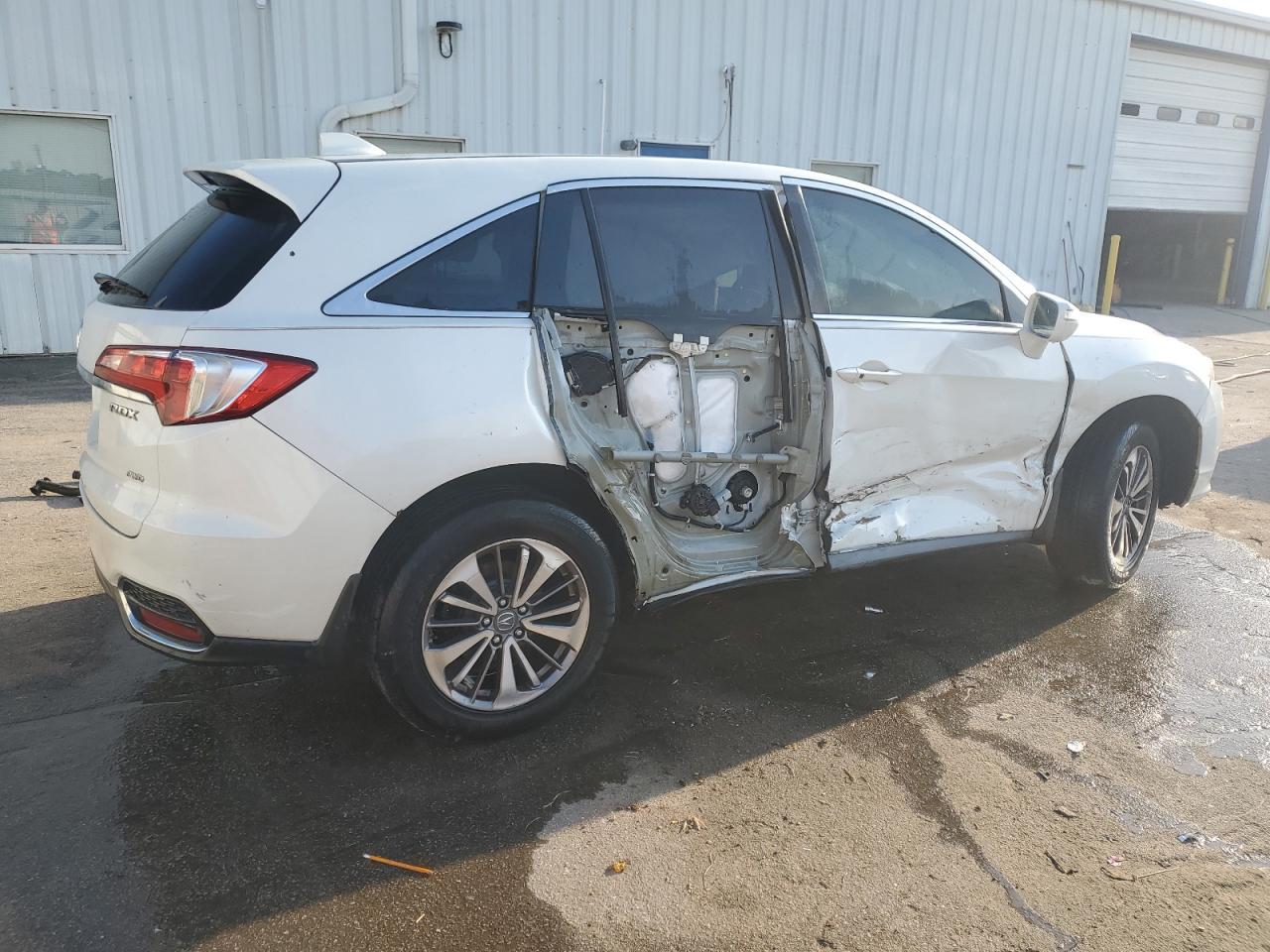 2016 ACURA RDX ADVANC - Image 3