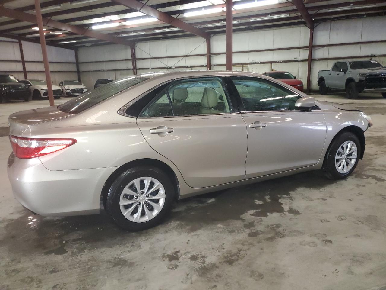 2016 TOYOTA CAMRY LE - Image 3