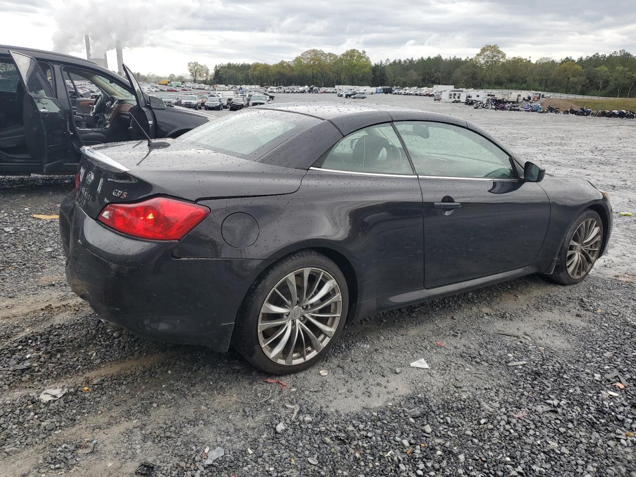 2011 INFINITI G37 BASE - Image 3
