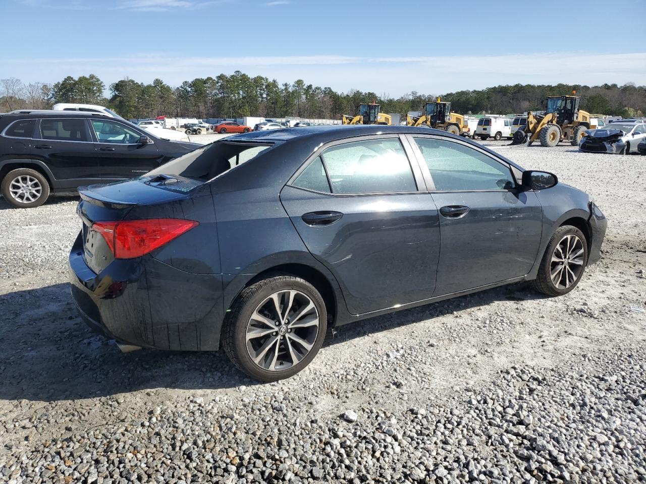 2018 TOYOTA COROLLA L - Фото 3