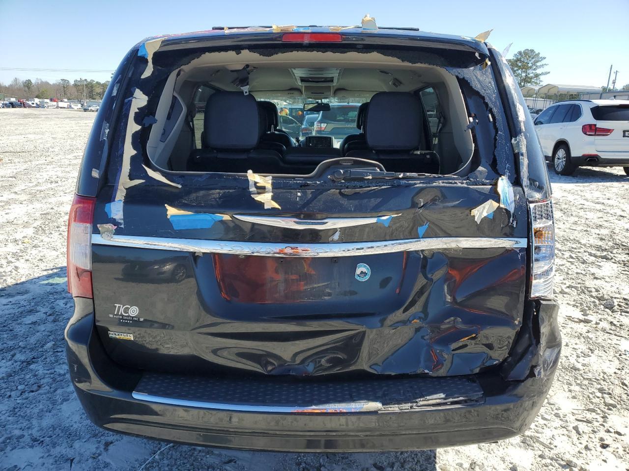 2014 CHRYSLER TOWN & COU - Image 6