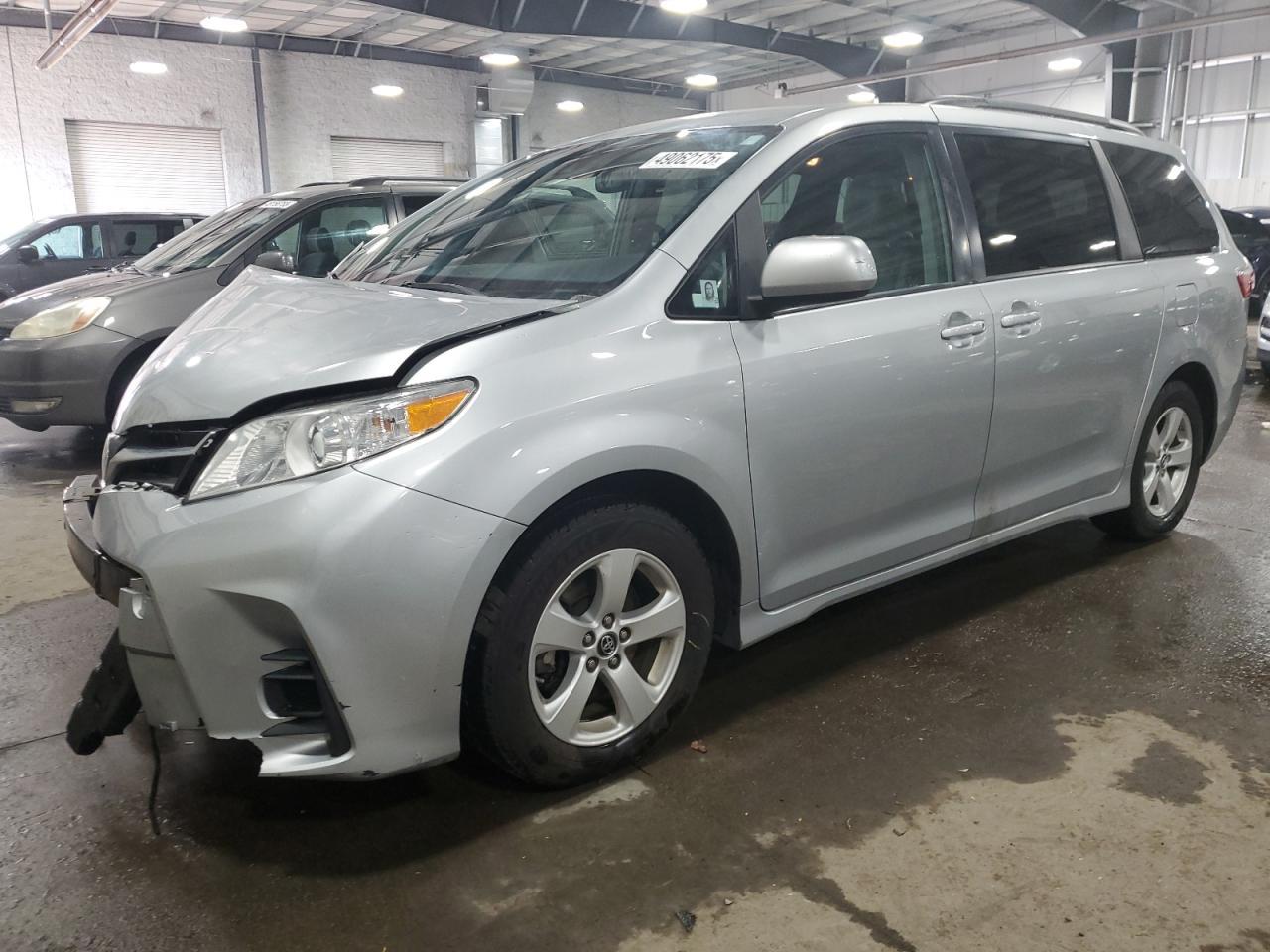 2019 TOYOTA SIENNA LE