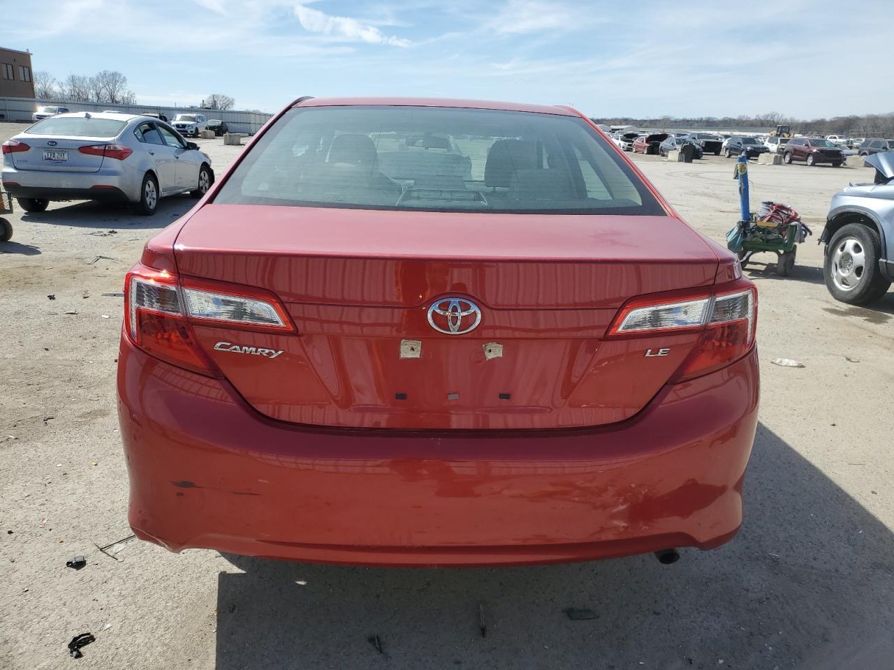 2013 TOYOTA CAMRY L - Фото 6