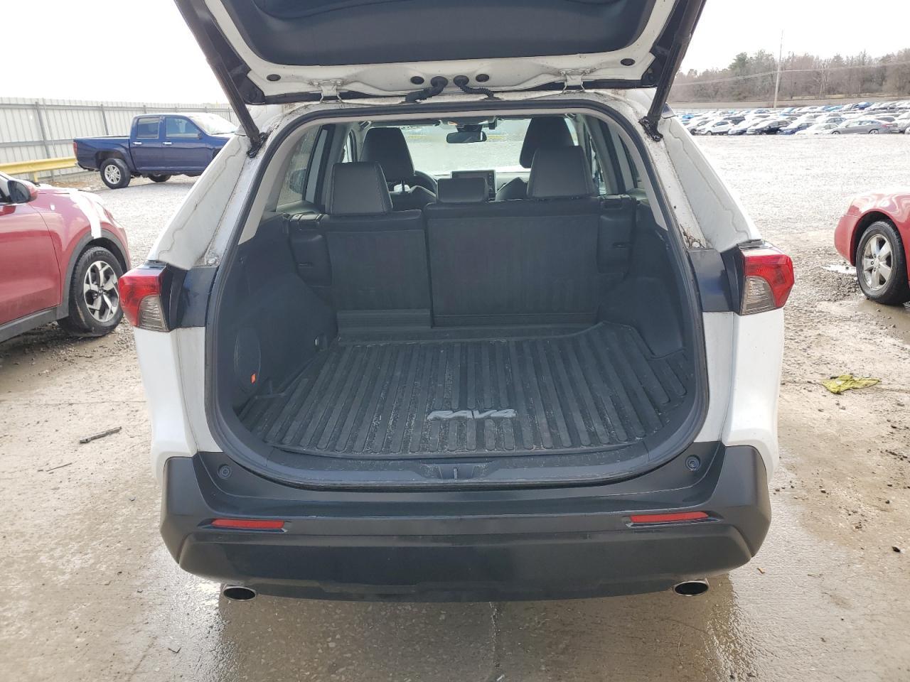 2019 TOYOTA RAV4 XLE P - Image 6