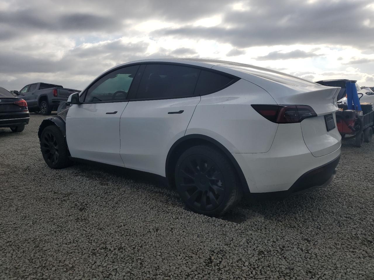 2024 TESLA MODEL Y - Image 2