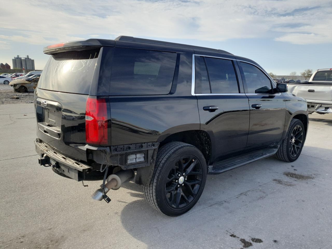 2015 CHEVROLET TAHOE C150 - Фото 3