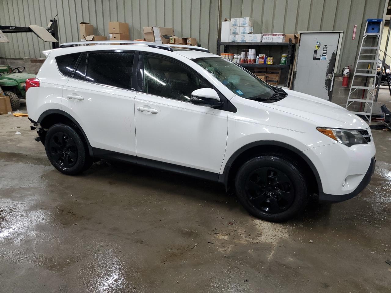 2015 TOYOTA RAV4 XLE - Image 4