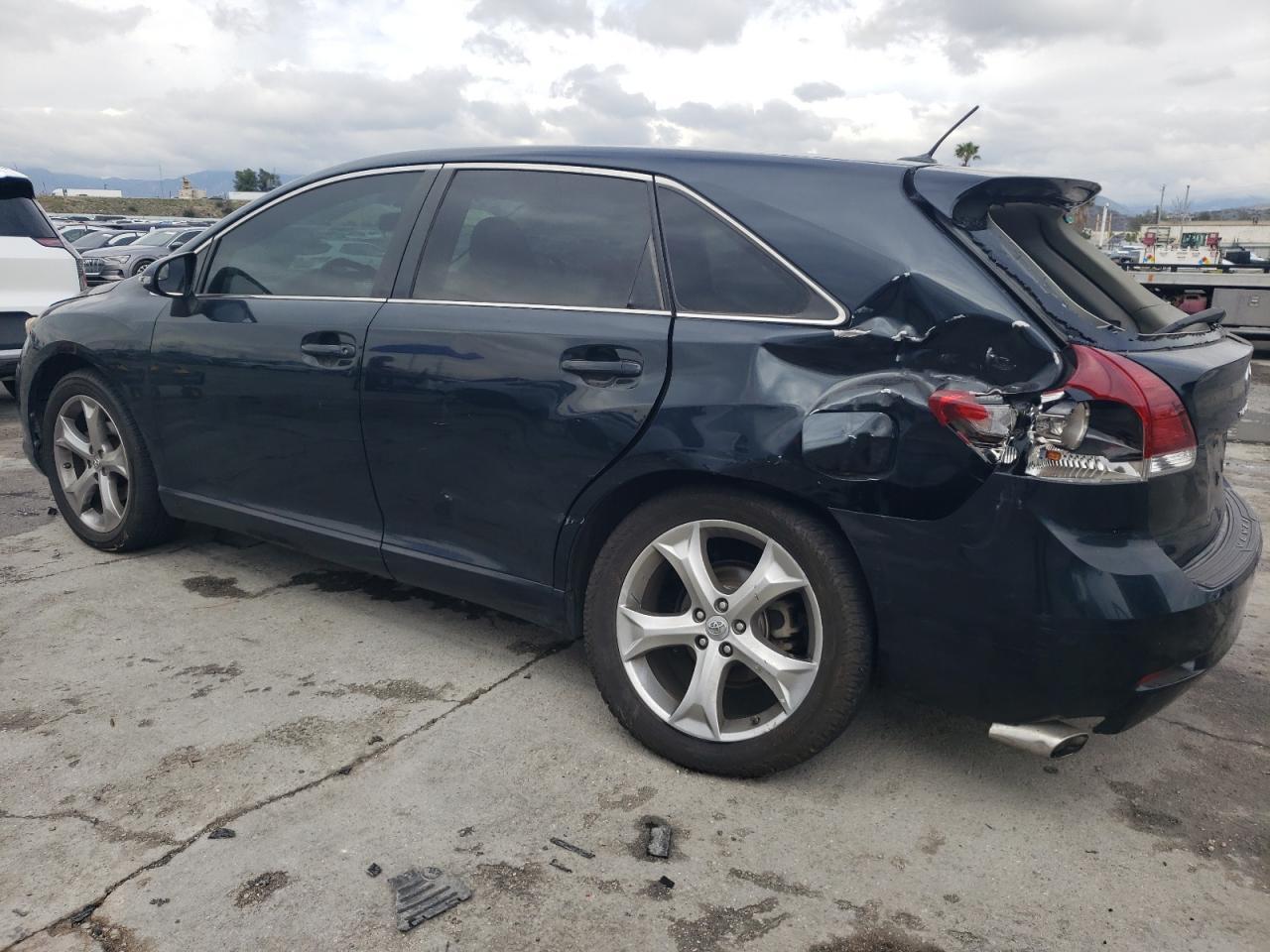 2013 TOYOTA VENZA LE - Фото 2