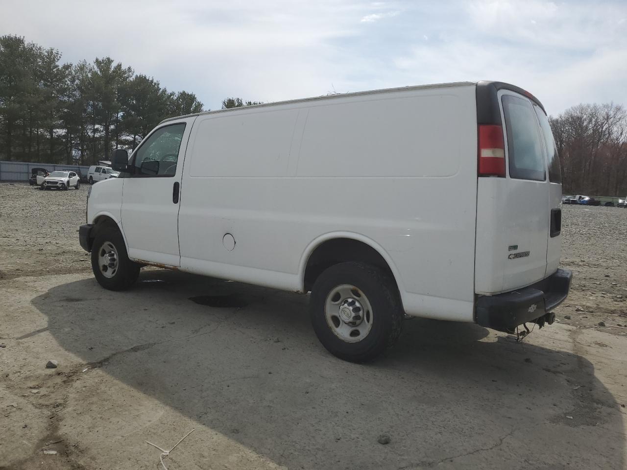 2010 CHEVROLET EXPRESS G3 - Фото 2