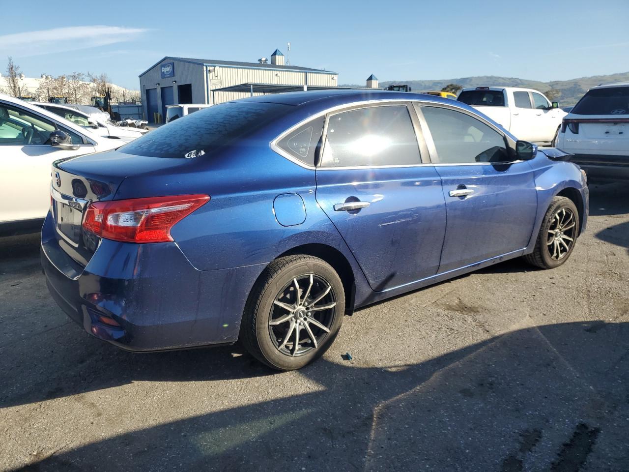 2017 NISSAN SENTRA S - Фото 3