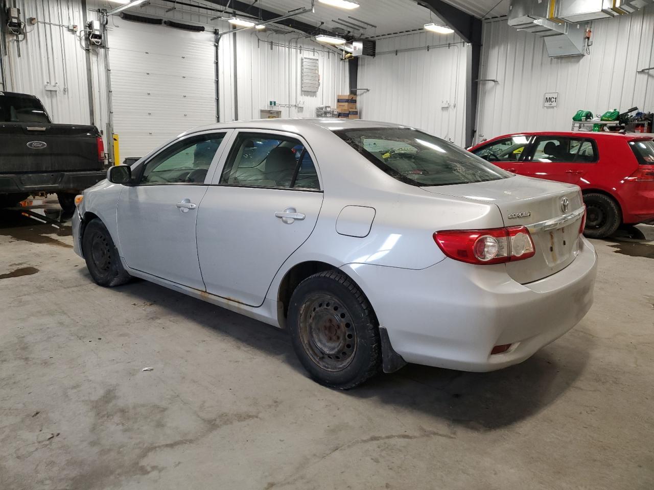 2013 TOYOTA COROLLA BA - Фото 2
