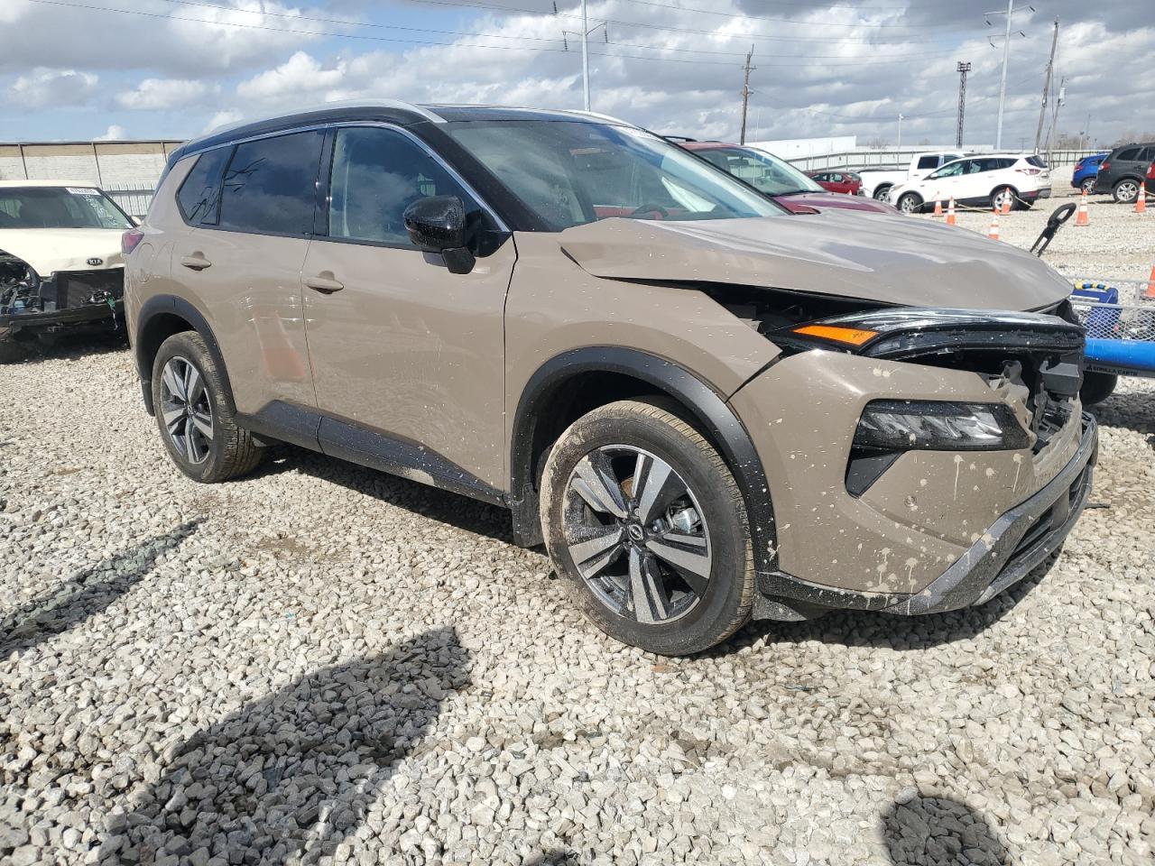 2024 NISSAN ROGUE SL - Image 4