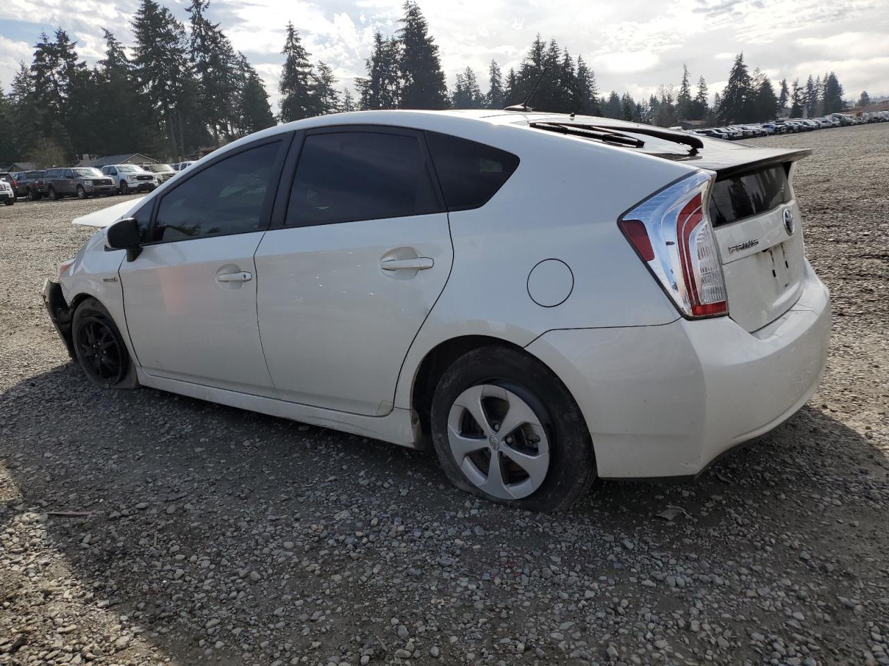 2015 TOYOTA PRIUS - Image 2
