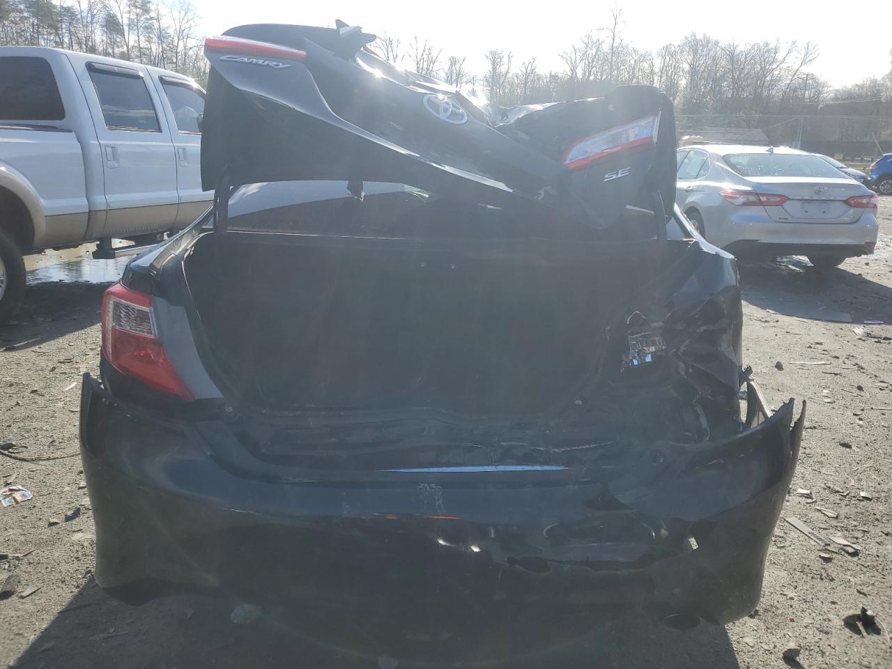 2014 TOYOTA CAMRY L - Image 6