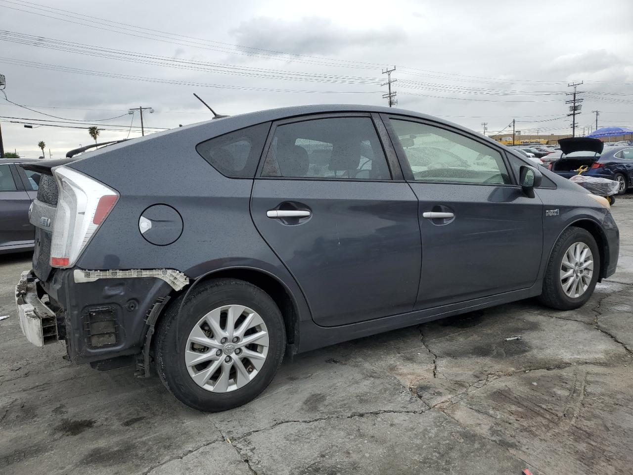 2014 TOYOTA PRIUS PLUG - Image 3
