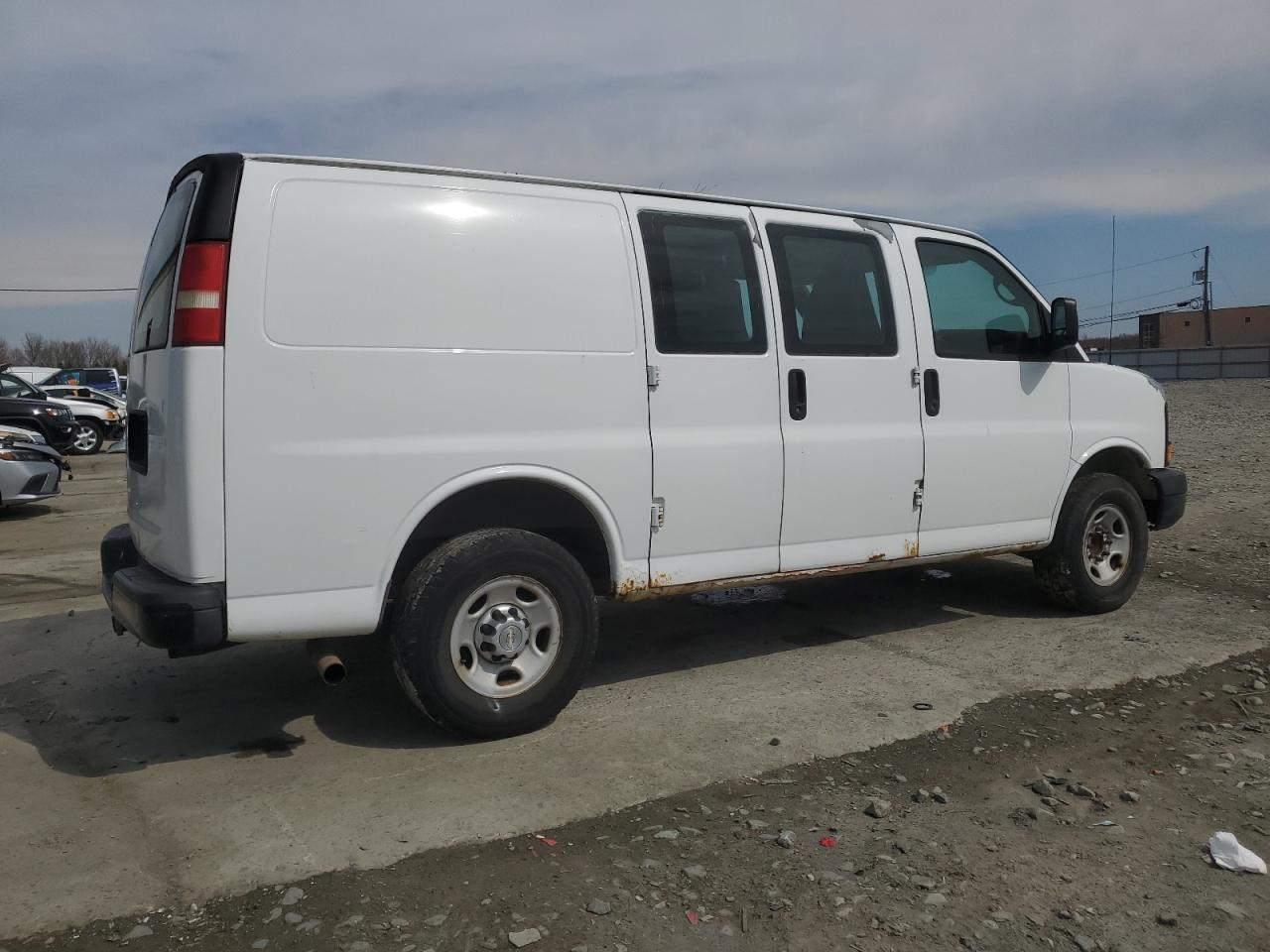 2010 CHEVROLET EXPRESS G3 - Фото 3