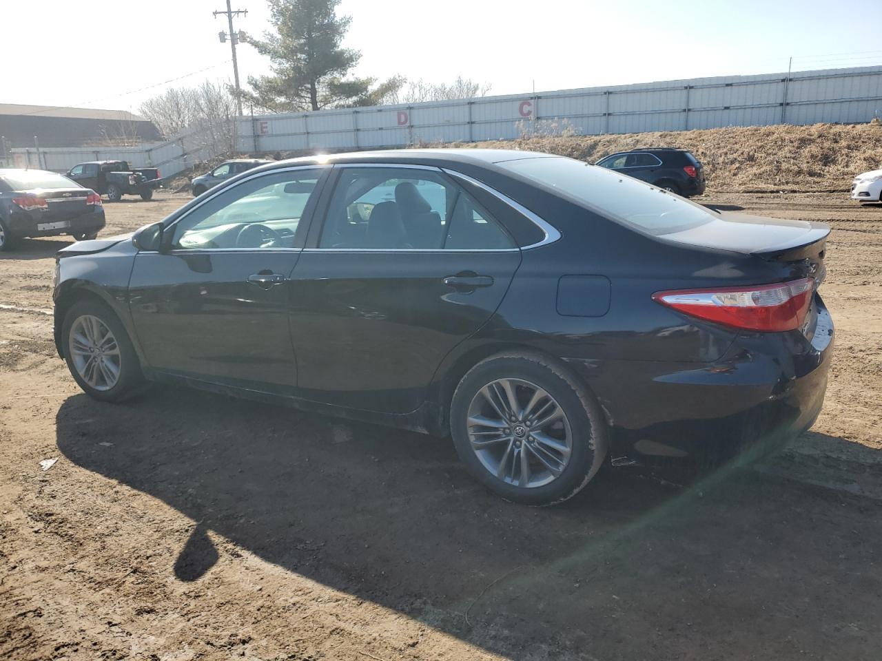 2017 TOYOTA CAMRY LE - Фото 2