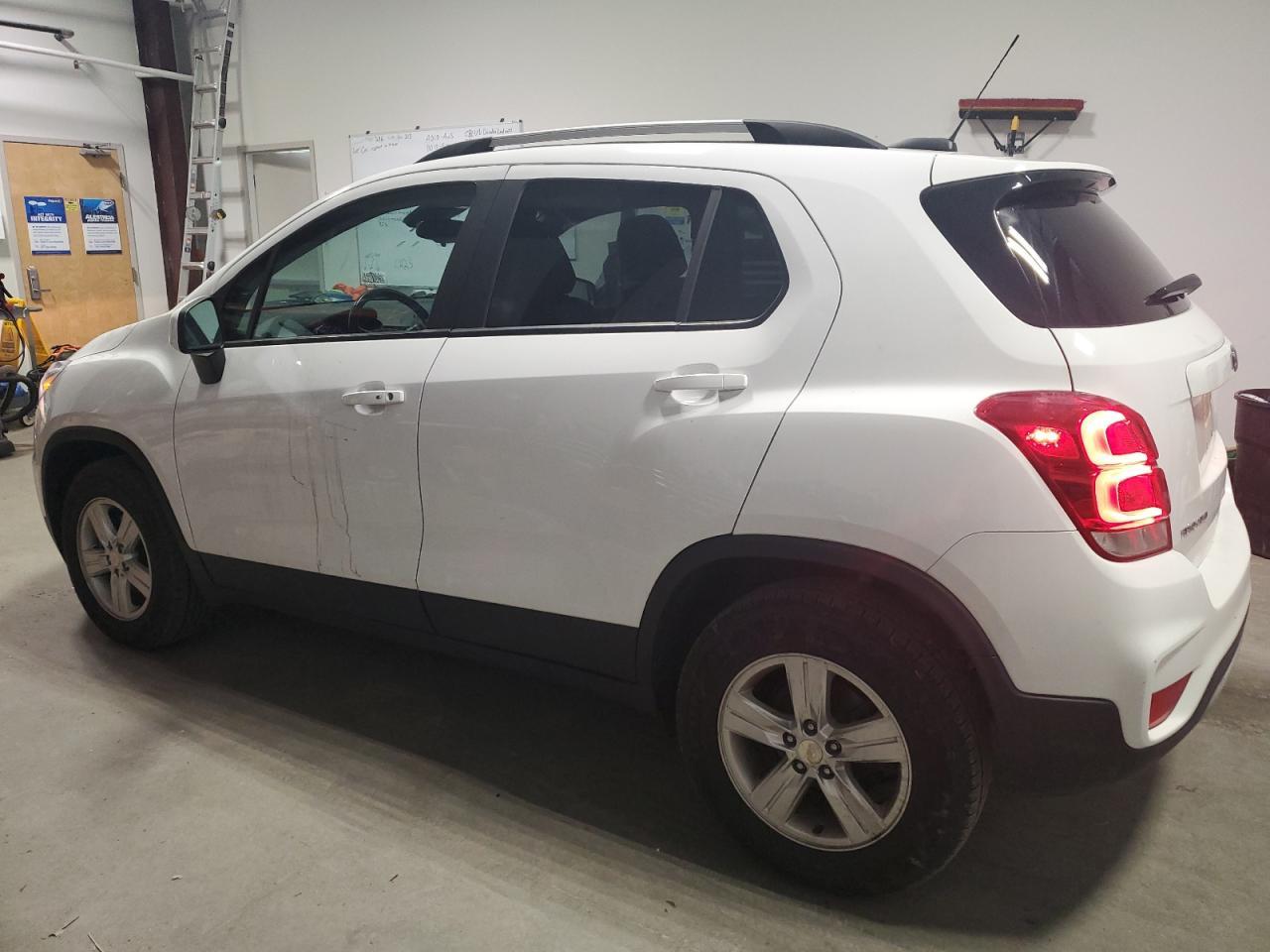 2021 CHEVROLET TRAX 1LT - Image 2