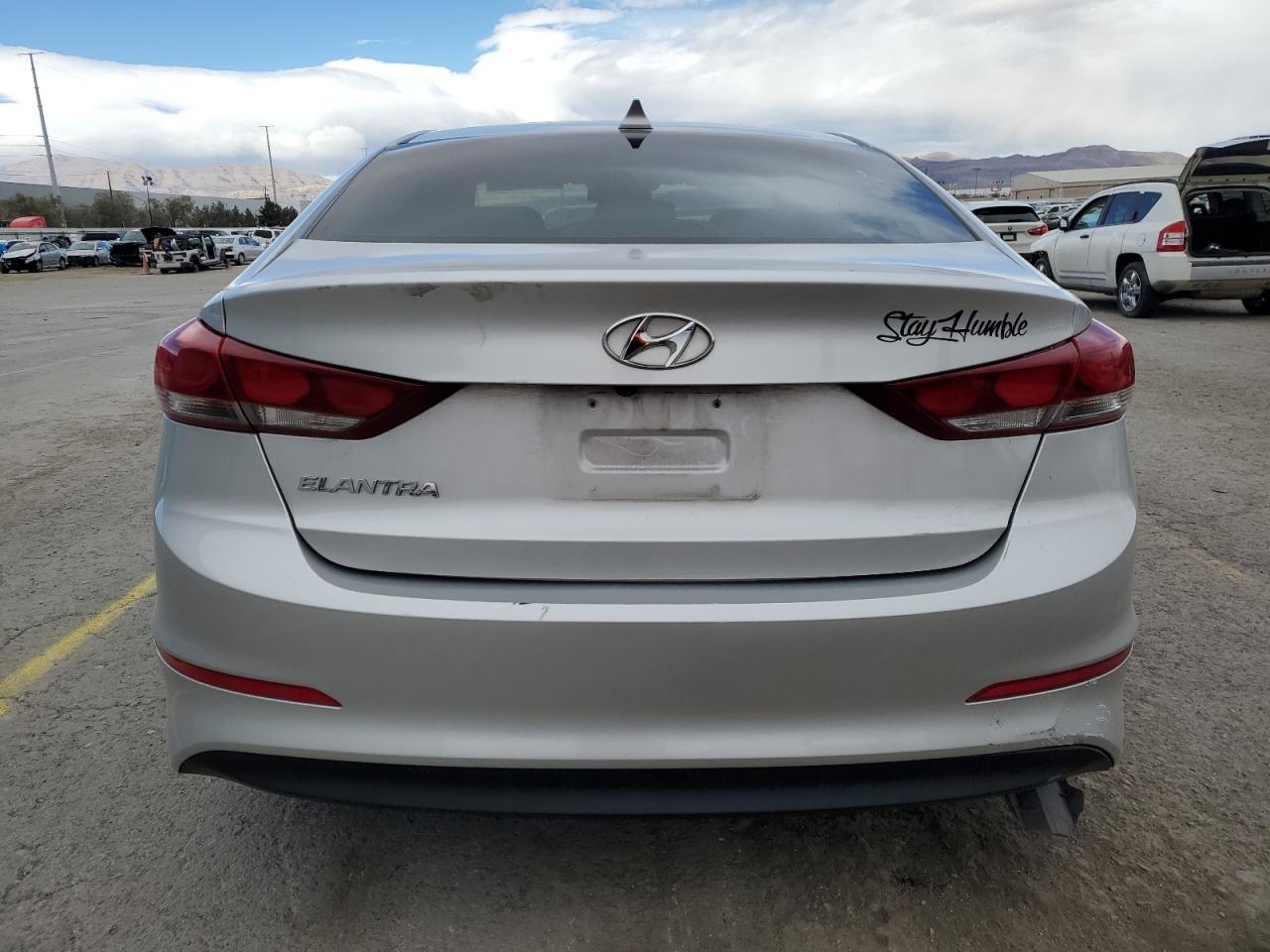 2018 HYUNDAI ELANTRA SE - Фото 6