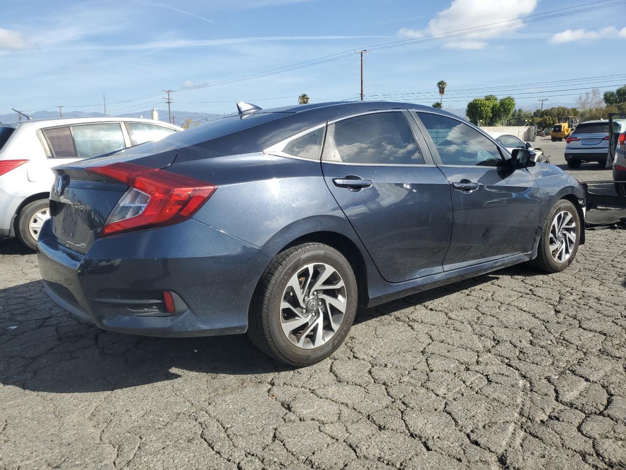 2018 HONDA CIVIC EX - Фото 3
