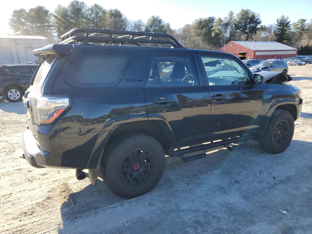 2022 TOYOTA 4RUNNER SR - Фото 3