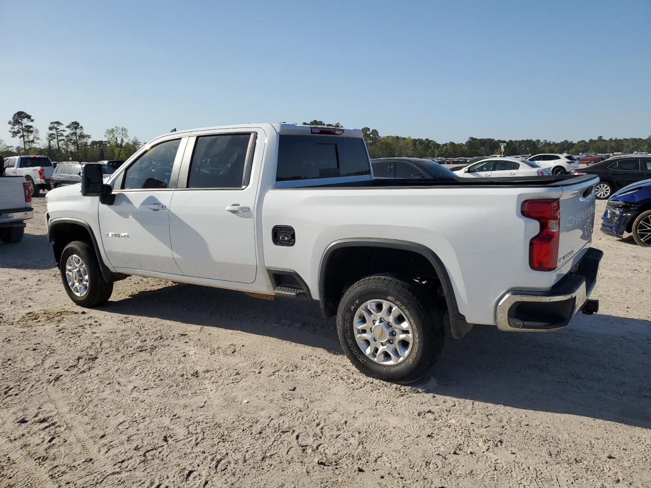 2024 CHEVROLET SILVERADO - Фото 2