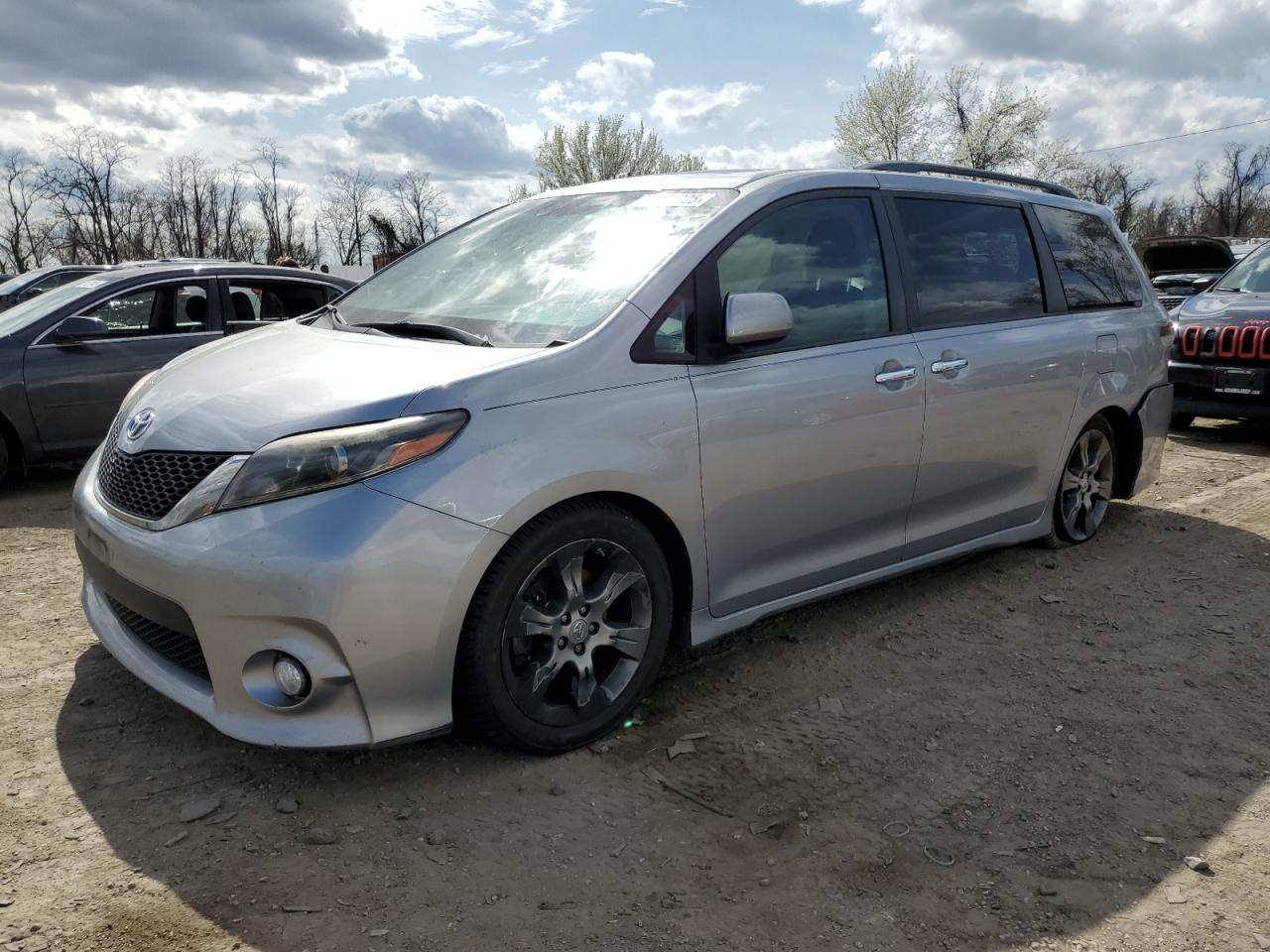 2015 TOYOTA SIENNA SPO