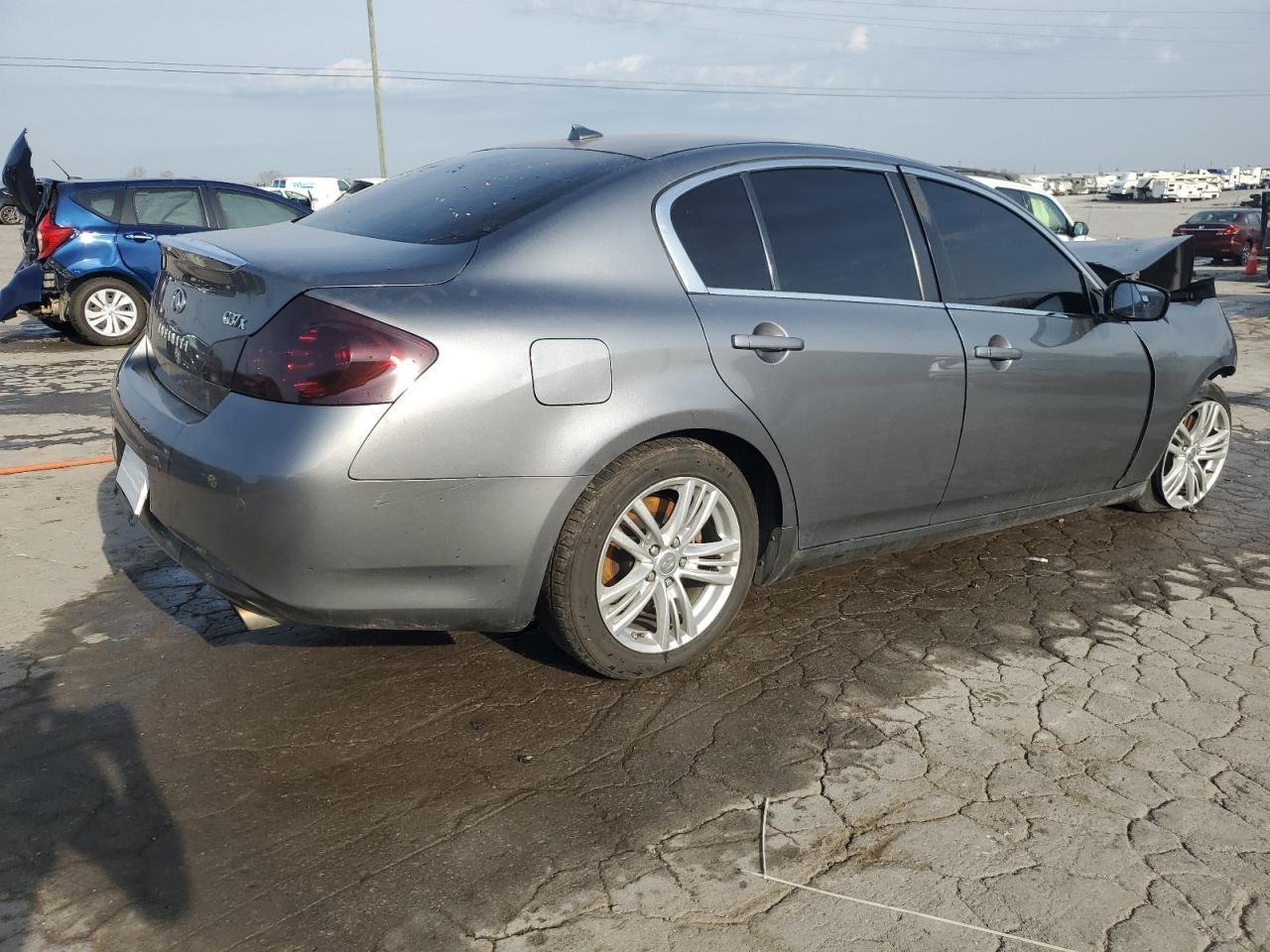 2011 INFINITI G37 - Фото 3