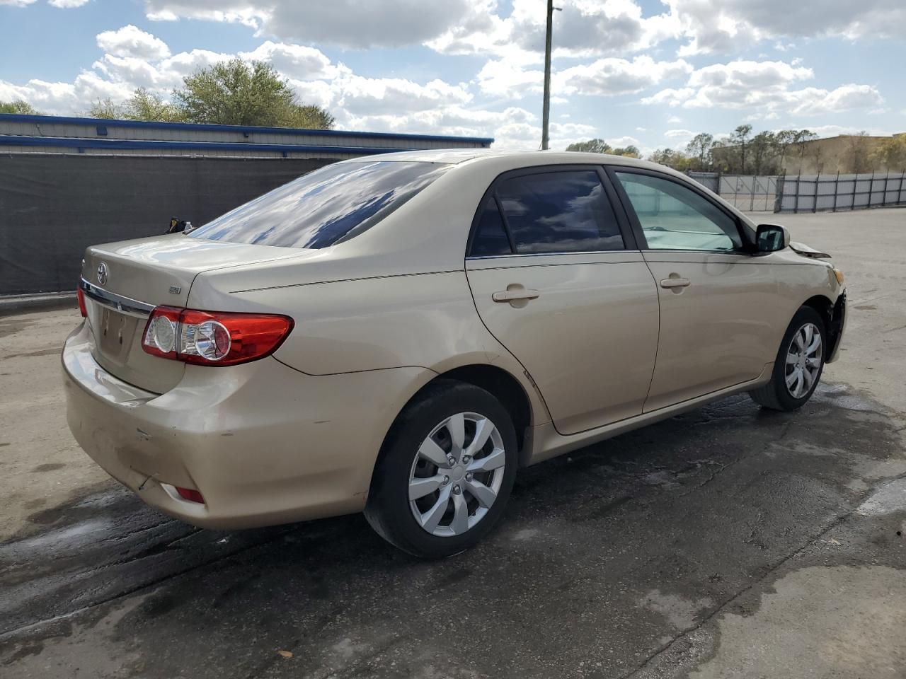 2013 TOYOTA COROLLA BA - Image 3