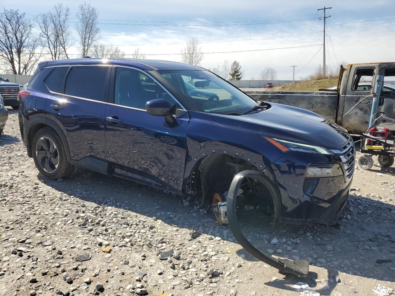 2024 NISSAN ROGUE SV - Image 4