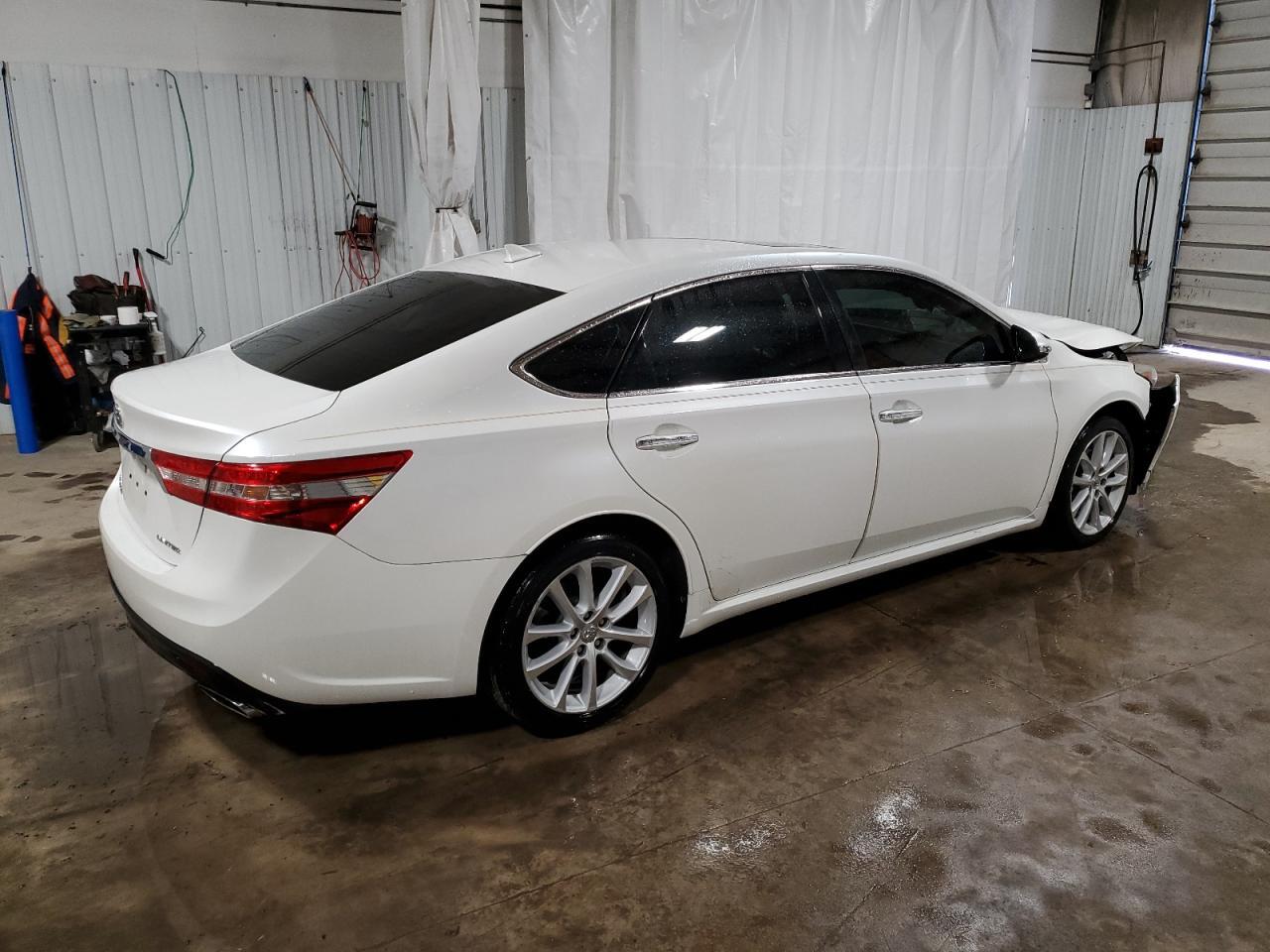 2015 TOYOTA AVALON XLE - Image 3