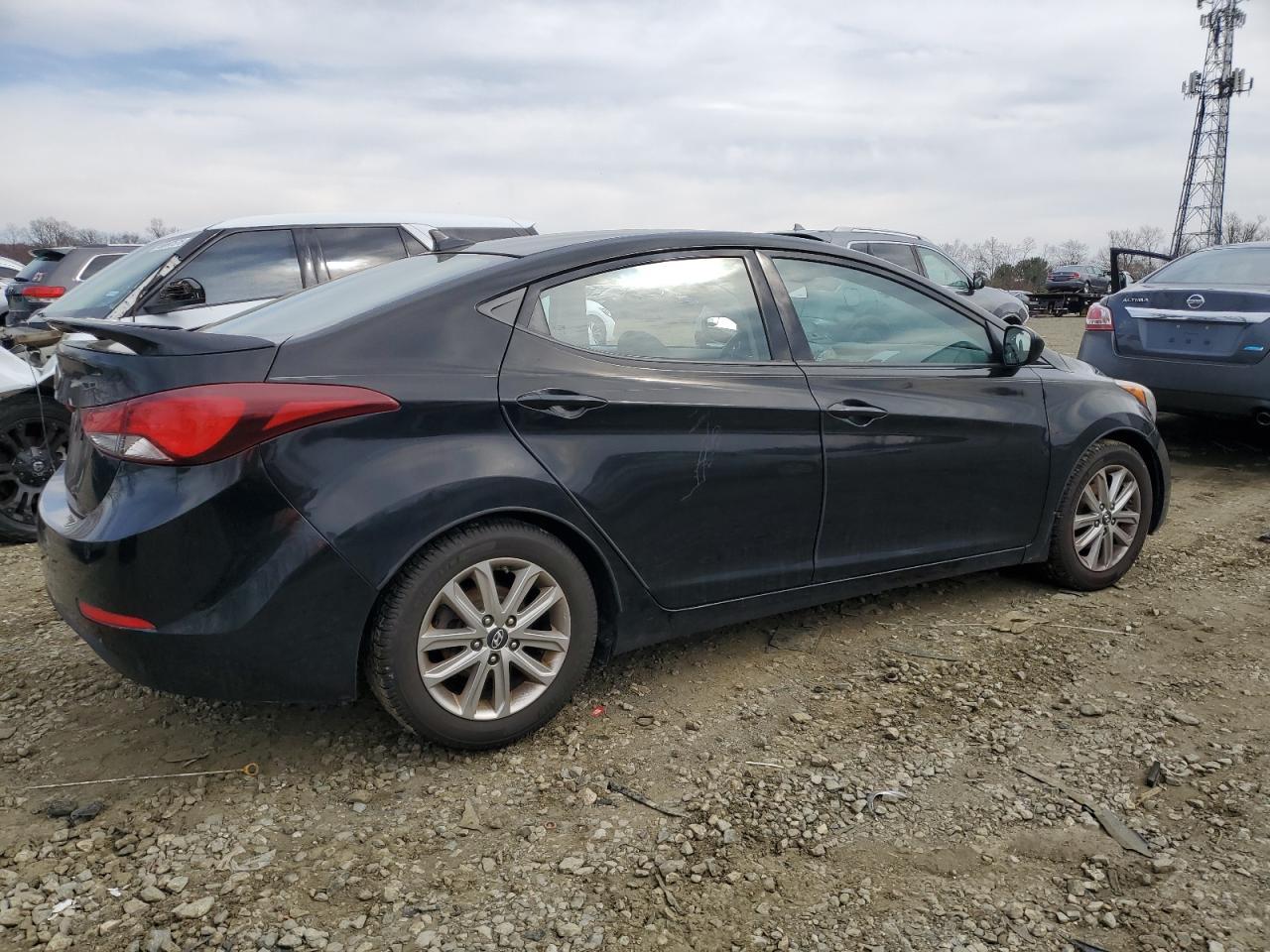2015 HYUNDAI ELANTRA SE - Image 3