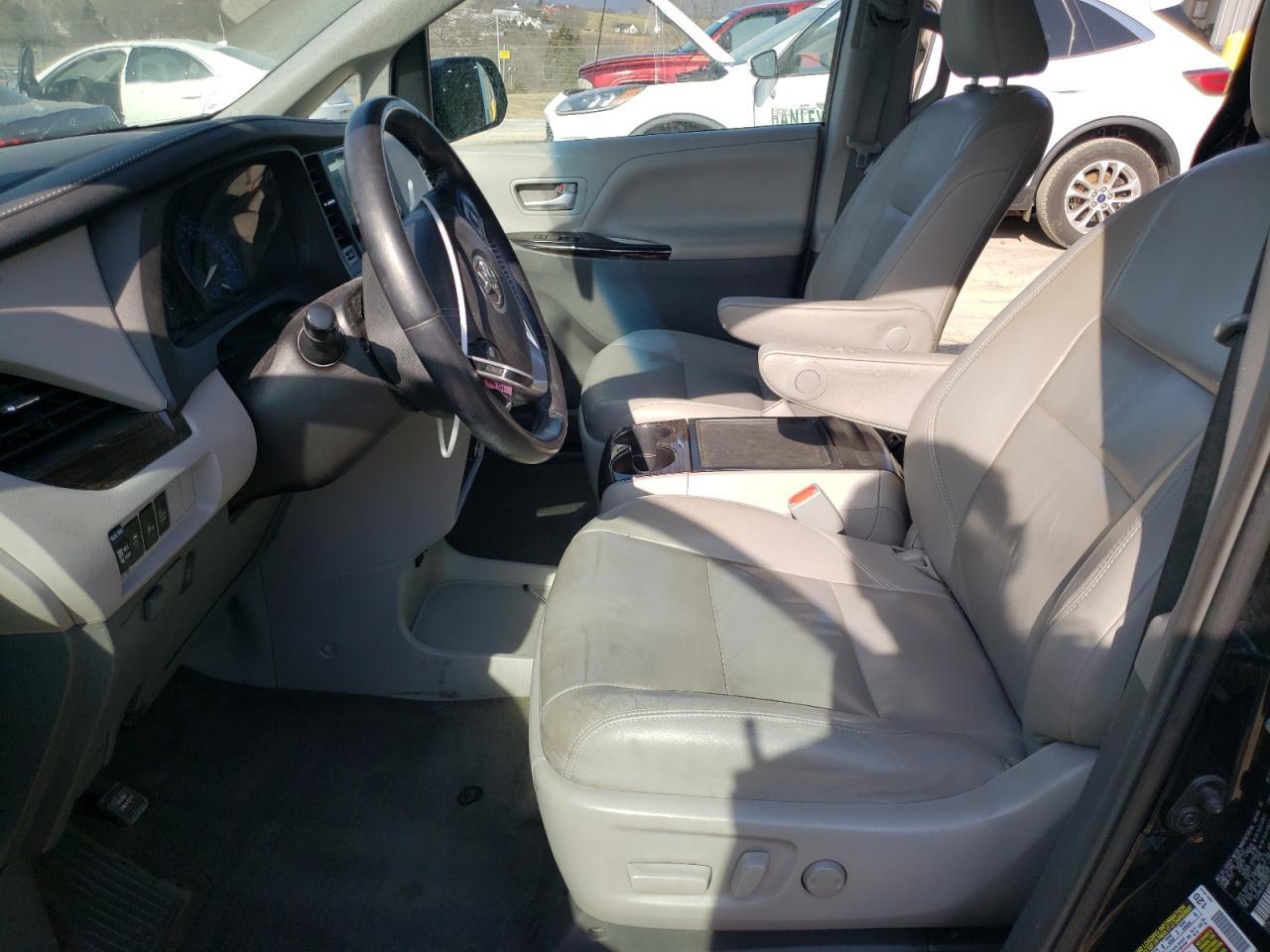 2015 TOYOTA SIENNA XLE - Фото 7