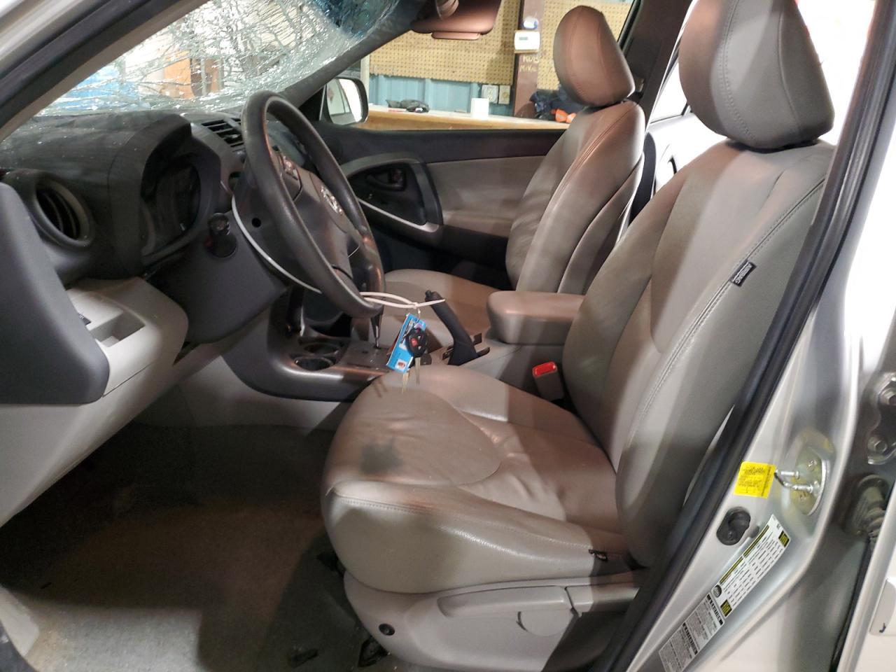 2011 TOYOTA RAV4 - Image 7
