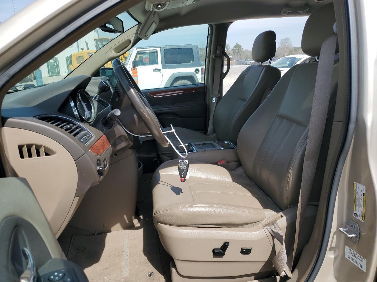 2014 CHRYSLER TOWN & COU - Image 7