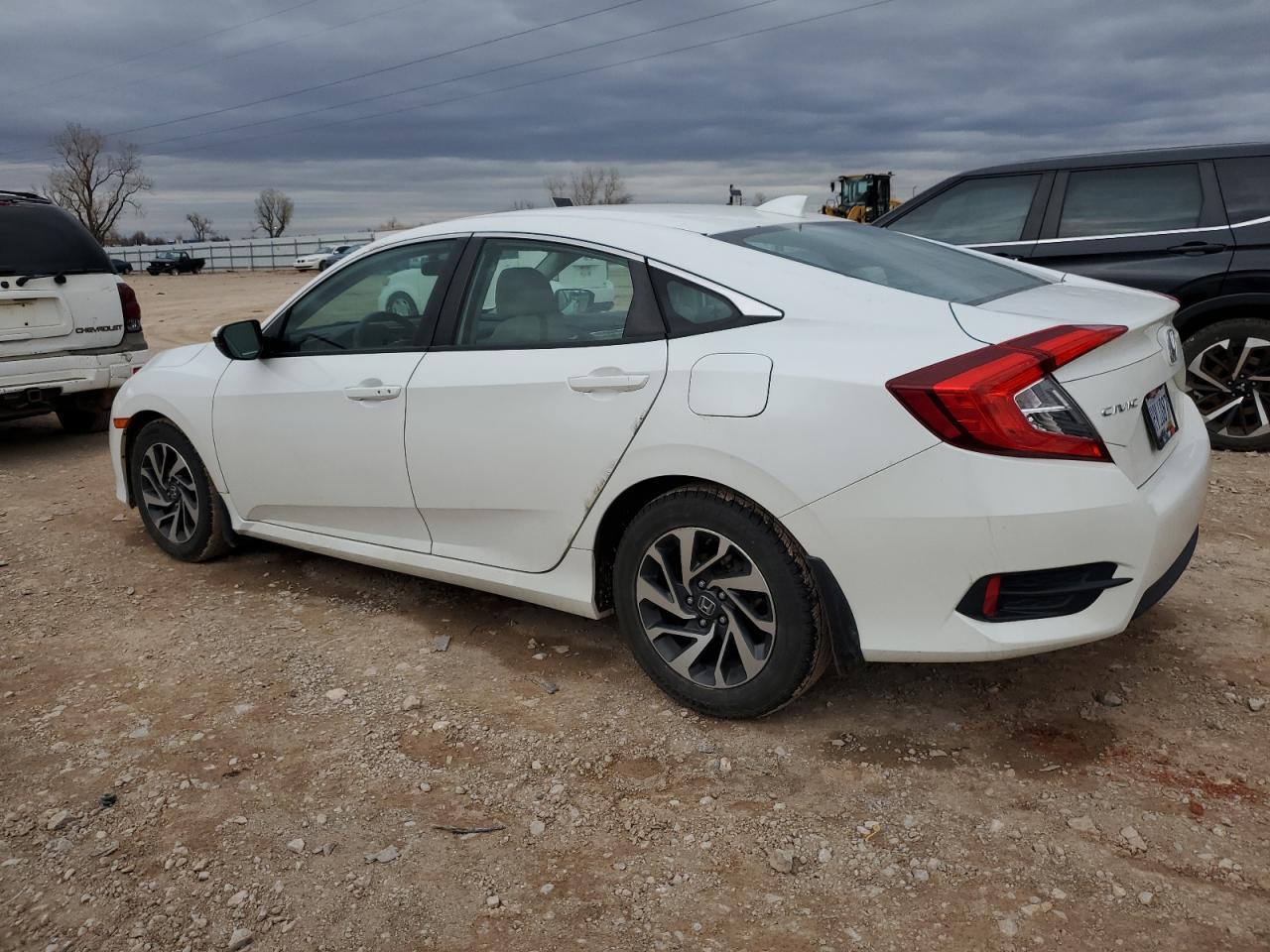 2018 HONDA CIVIC EX - Image 2