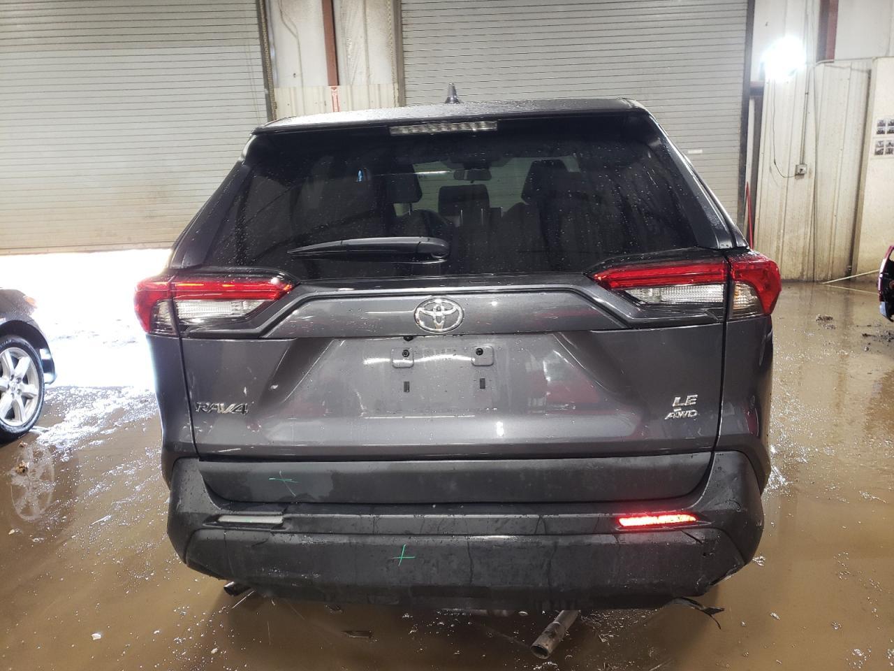 2023 TOYOTA RAV4 LE - Фото 6