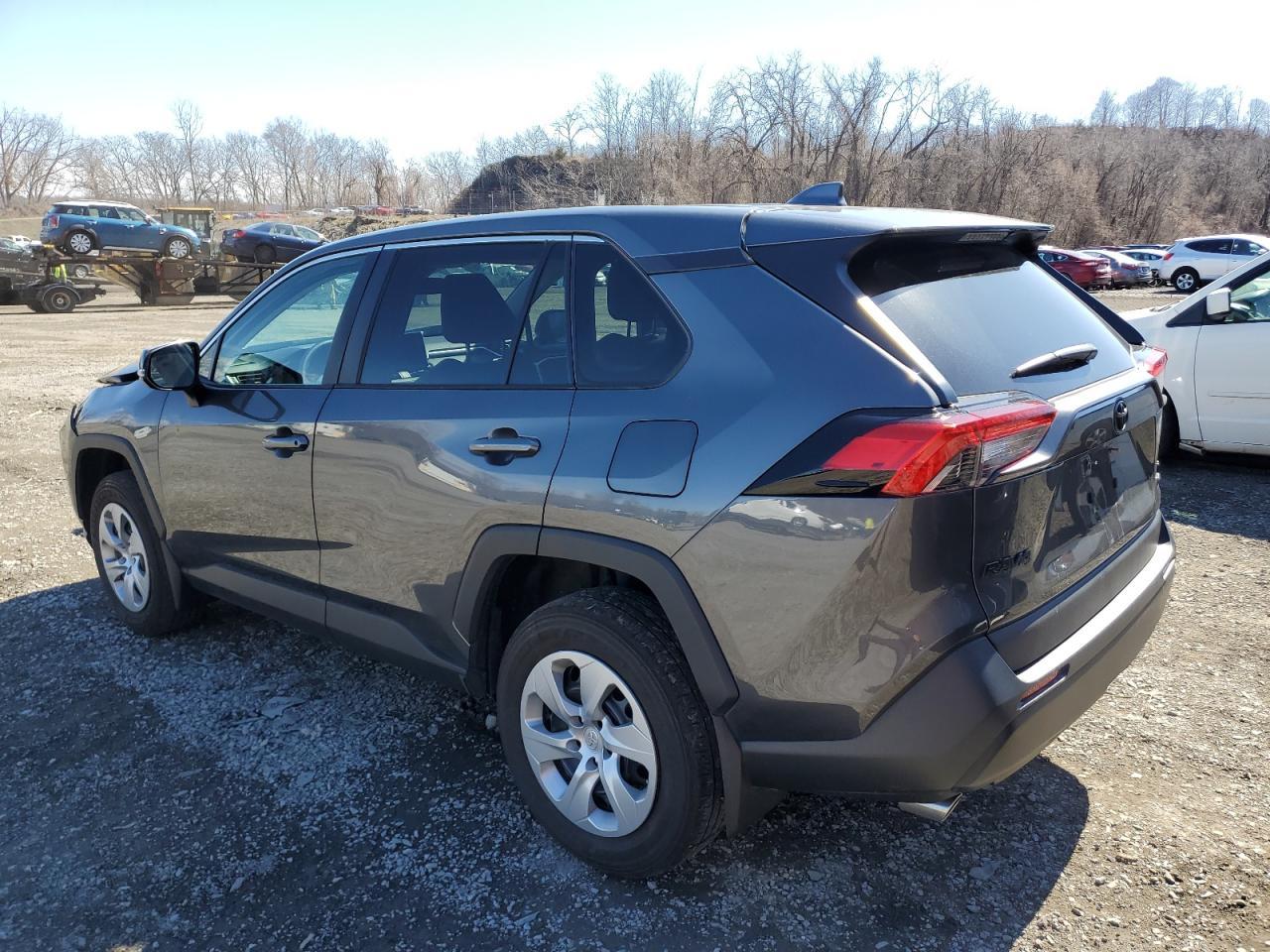 2023 TOYOTA RAV4 LE - Фото 2