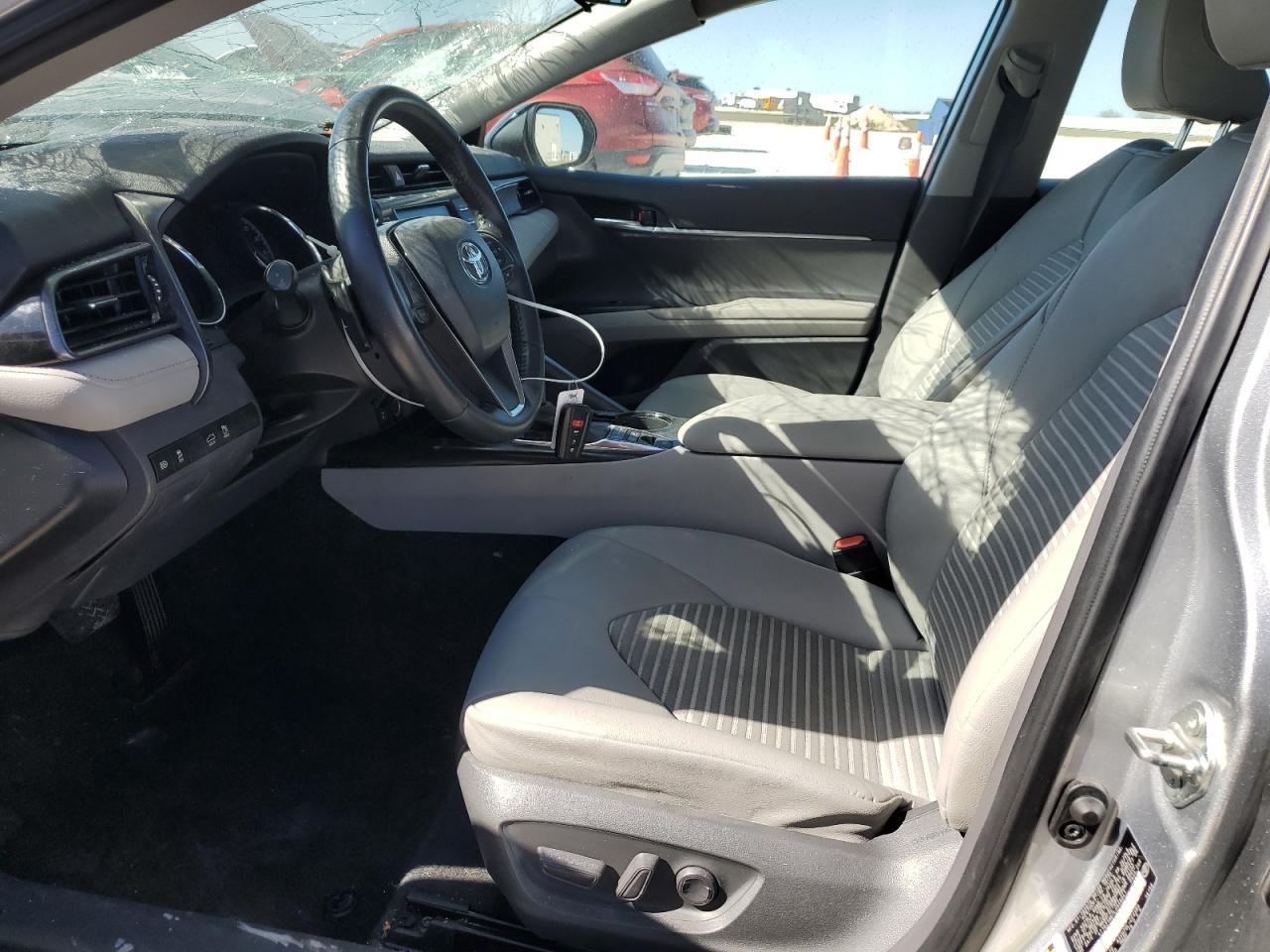 2020 TOYOTA CAMRY SE - Фото 7