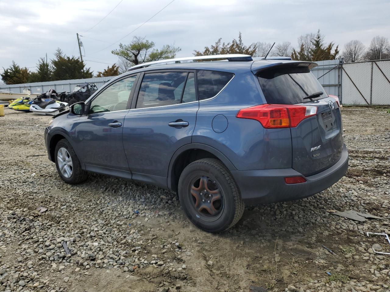 2014 TOYOTA RAV4 LE - Фото 2