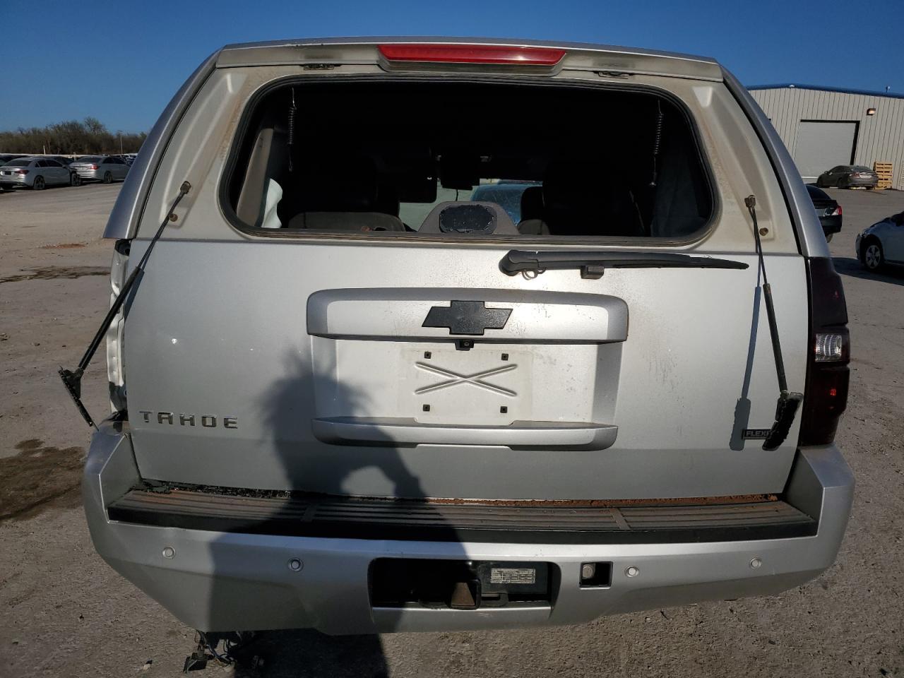 2011 CHEVROLET TAHOE K150 - Image 6