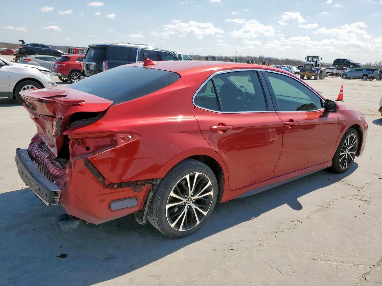 2020 TOYOTA CAMRY SE - Image 3