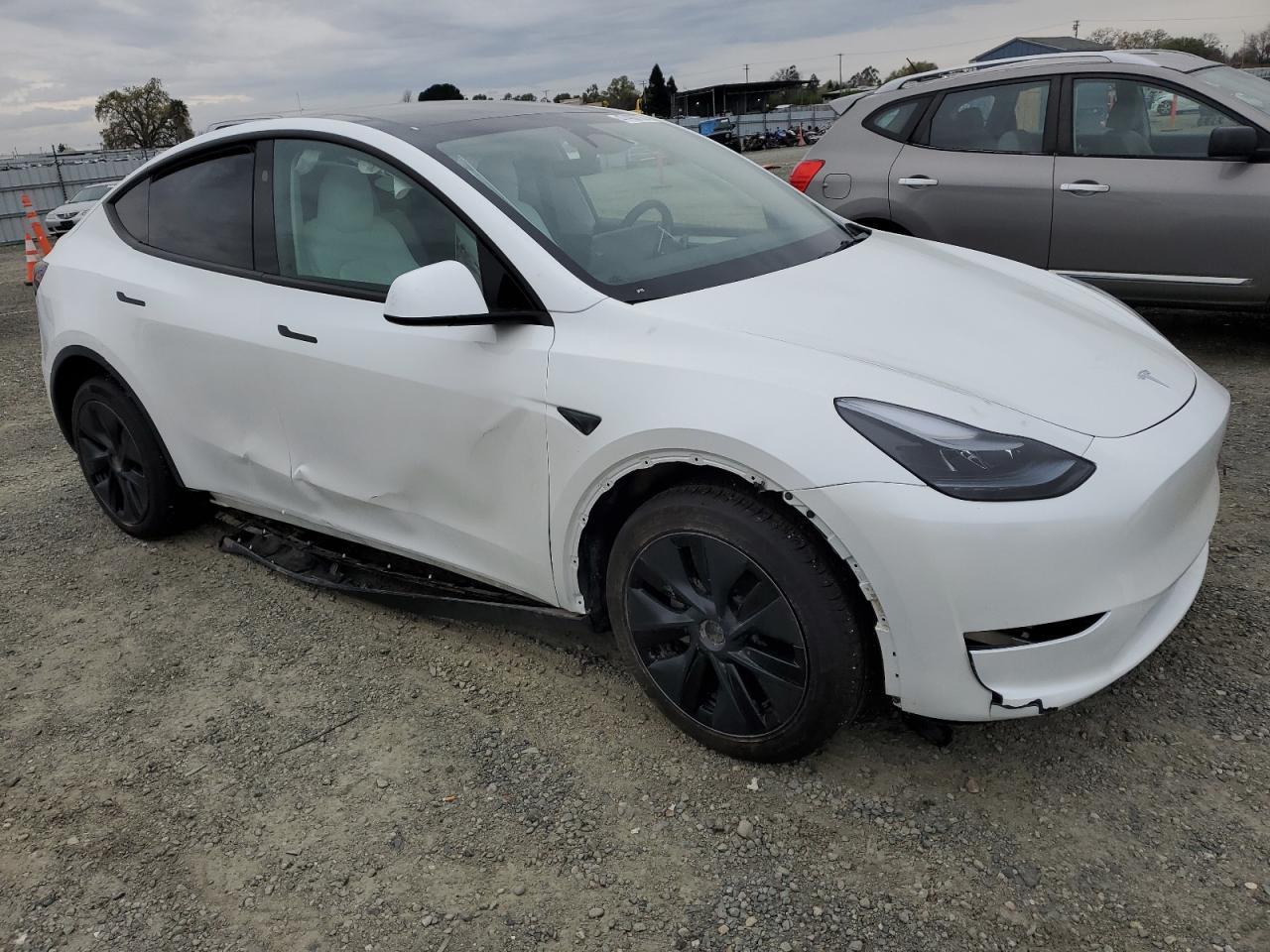 2024 TESLA MODEL Y - Image 4